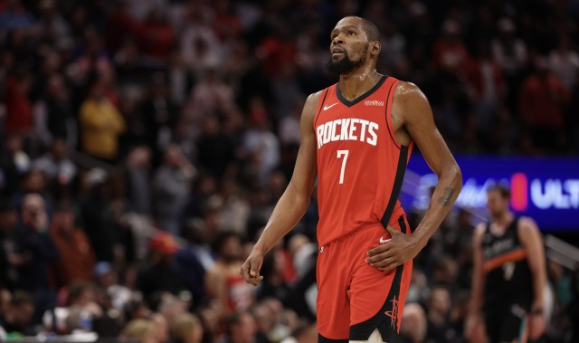 开云官方网-球员生涯第18个赛季30+场次：杜兰特17次 詹姆斯9次 马龙7次