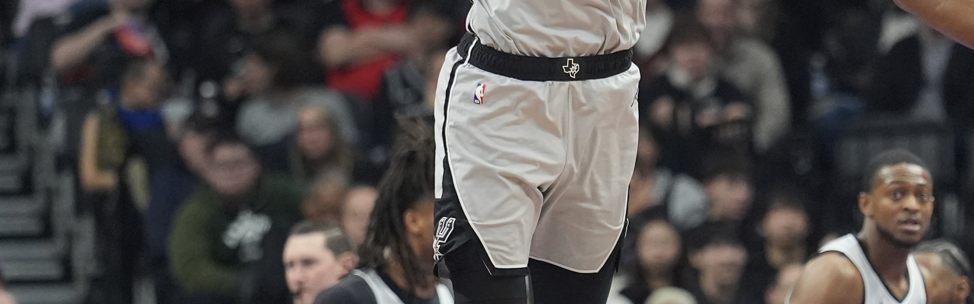 文班谈盖帽：感觉像毁了别人的一天 但他们为什么要尝试呢？