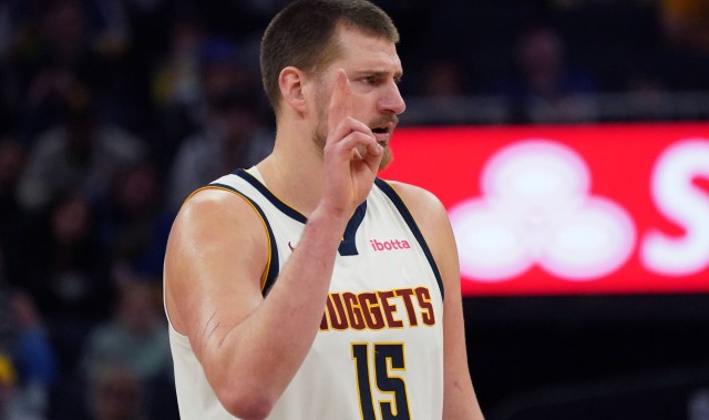 开云体育app下载-无奈！爵士主帅：如果你知道怎么防守约基奇 请给我发邮件